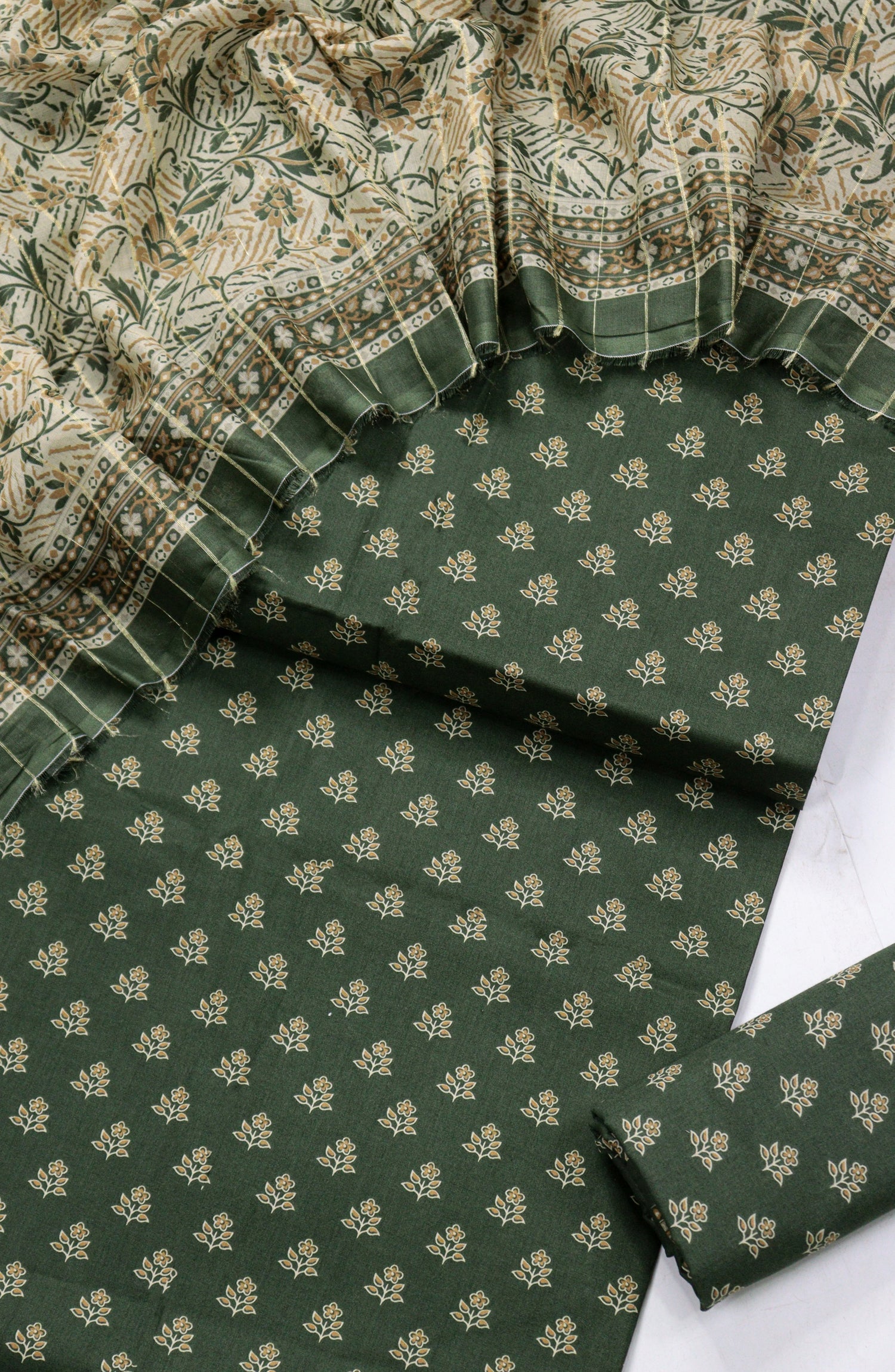 Printed Lawn Unstitched 3 Piece Suit