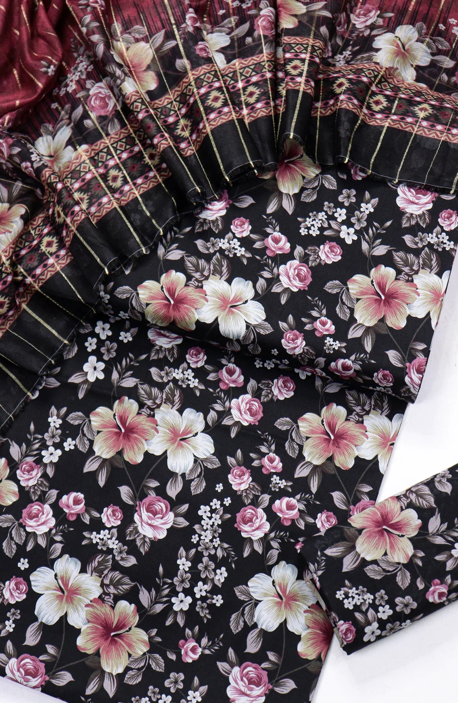 Printed Lawn Unstitched 3 Piece Suit