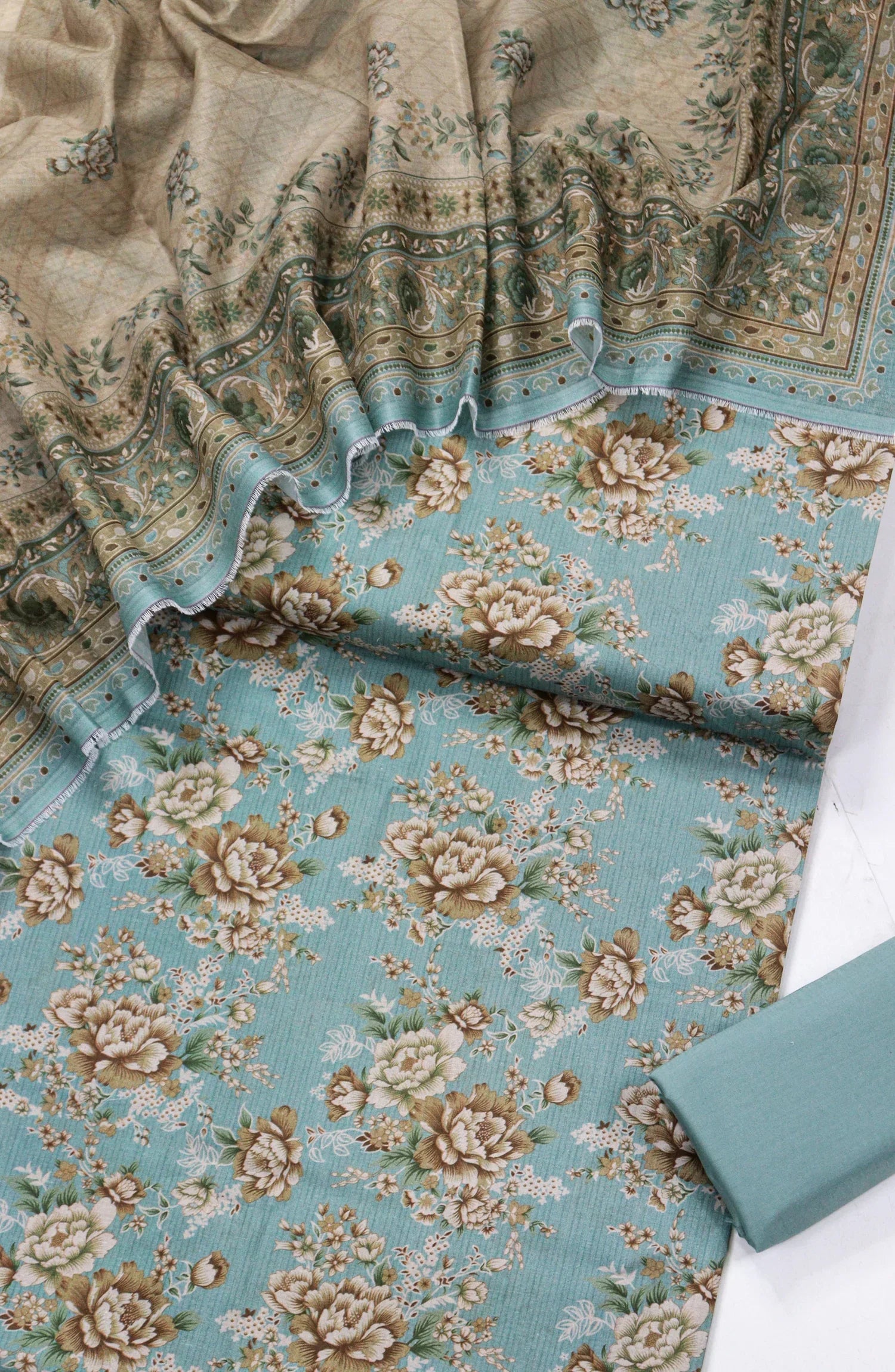 Printed Lawn Unstitched 3 Piece Suit