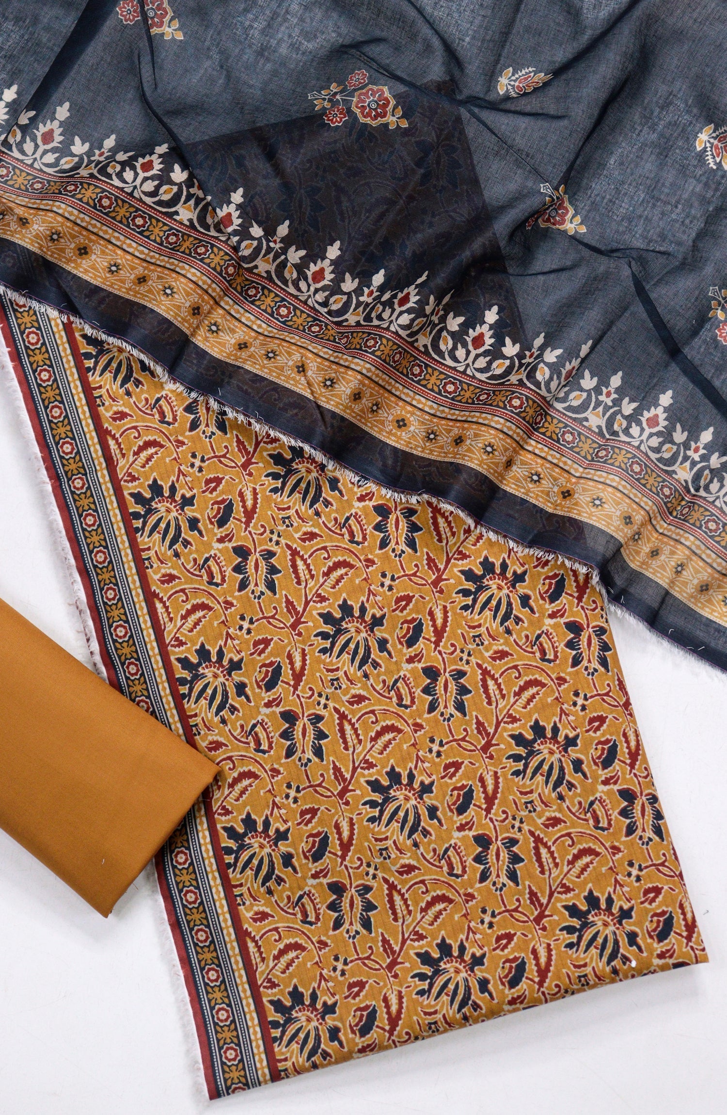 Printed Lawn Unstitched 3 Piece Suit