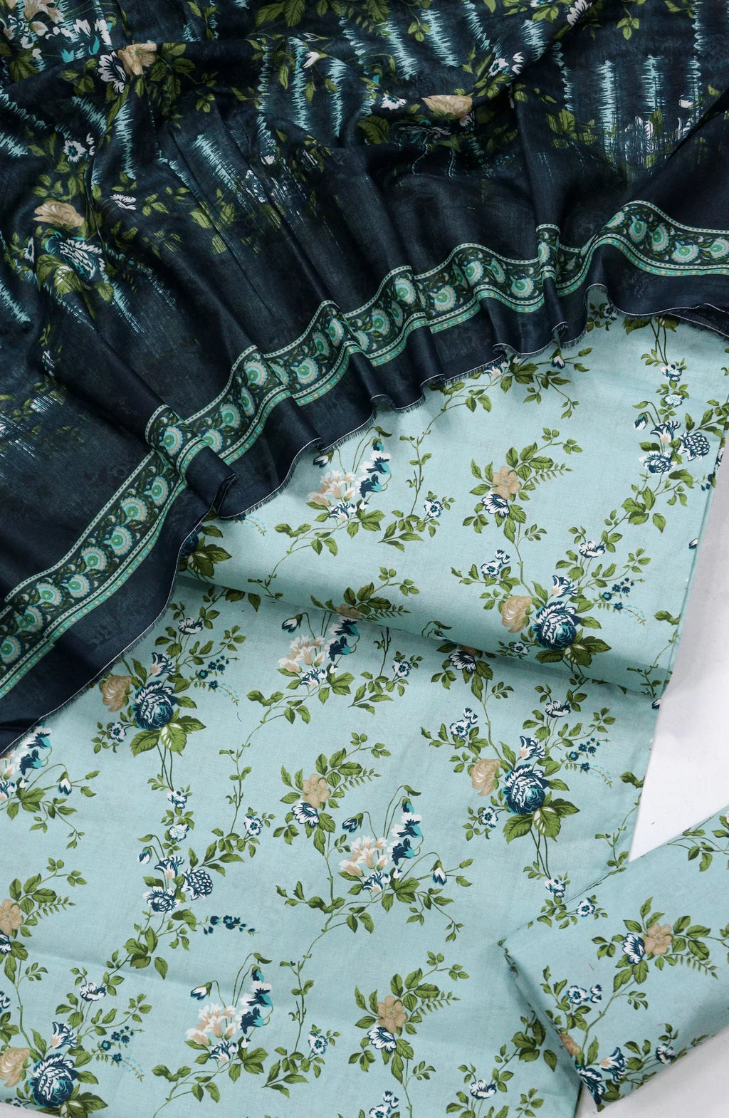 Printed Lawn Unstitched 3 Piece Suit