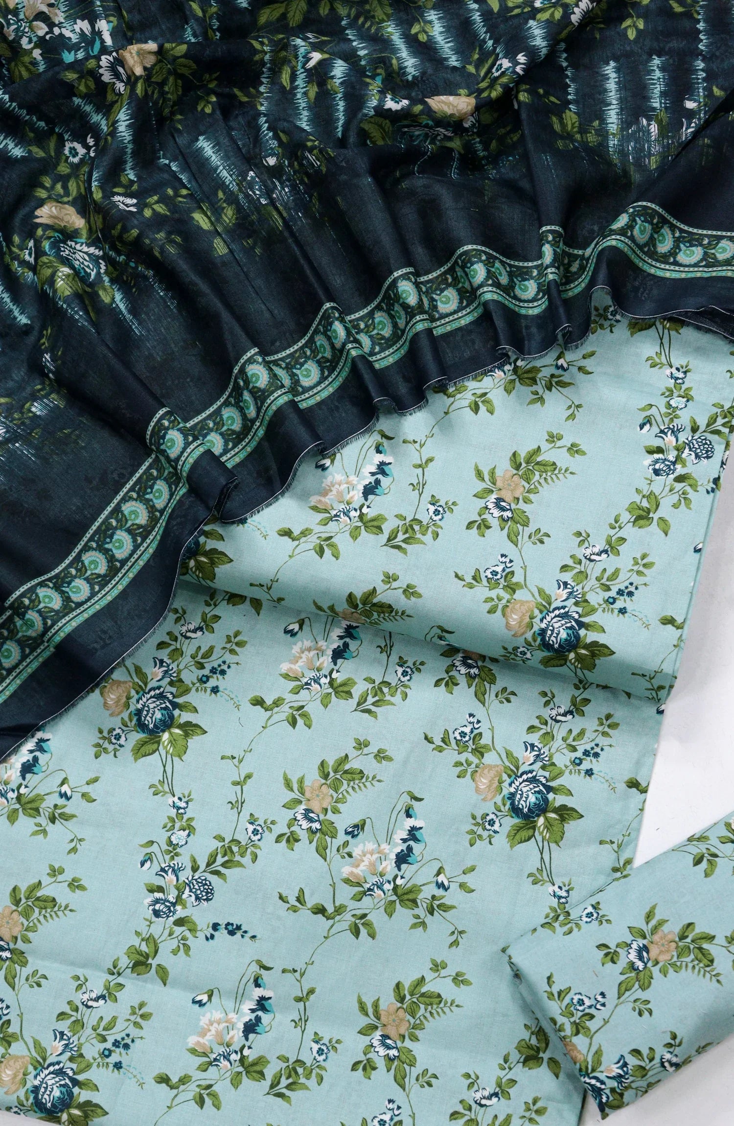 Printed Lawn Unstitched 3 Piece Suit