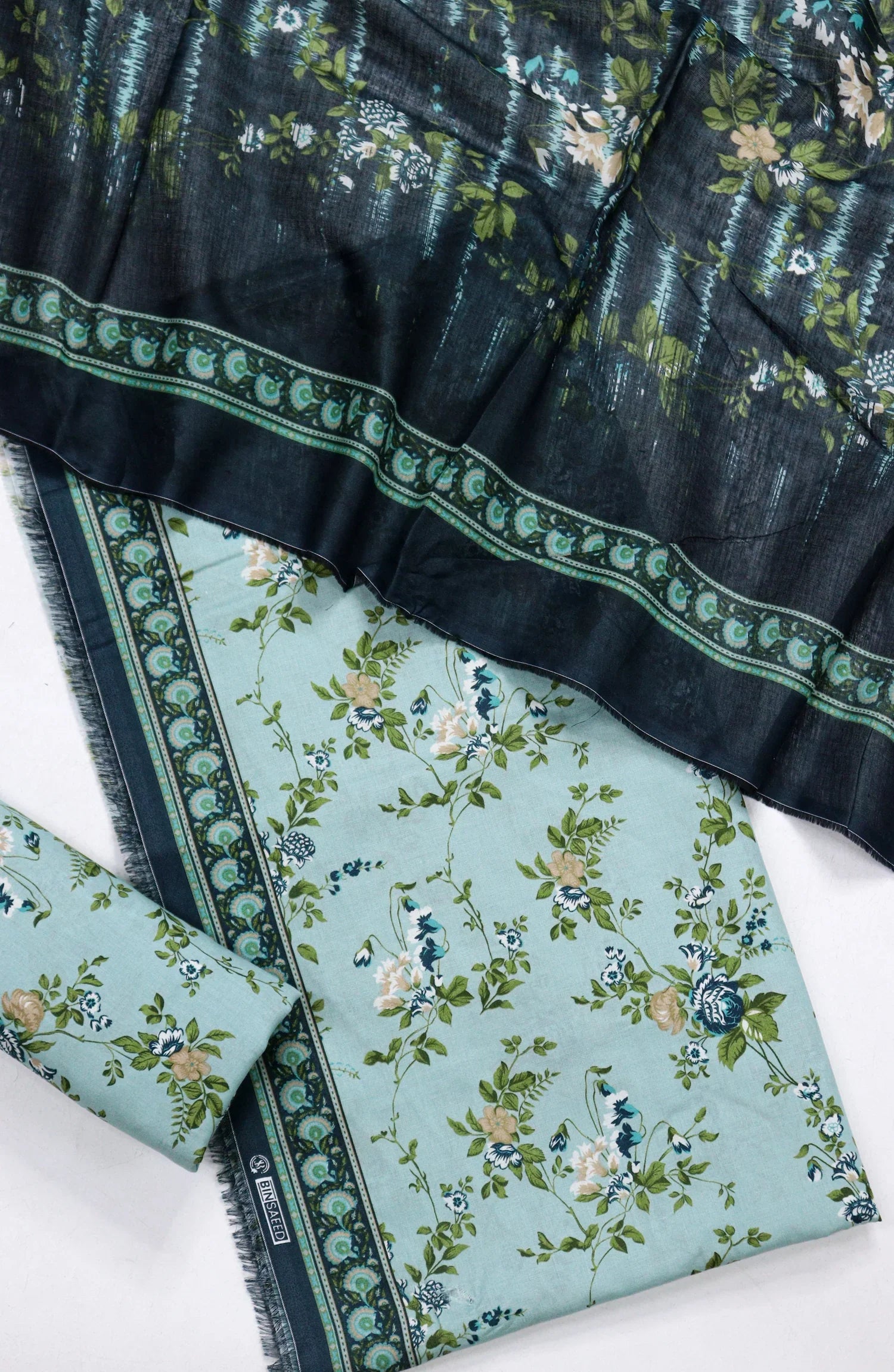 Printed Lawn Unstitched 3 Piece Suit