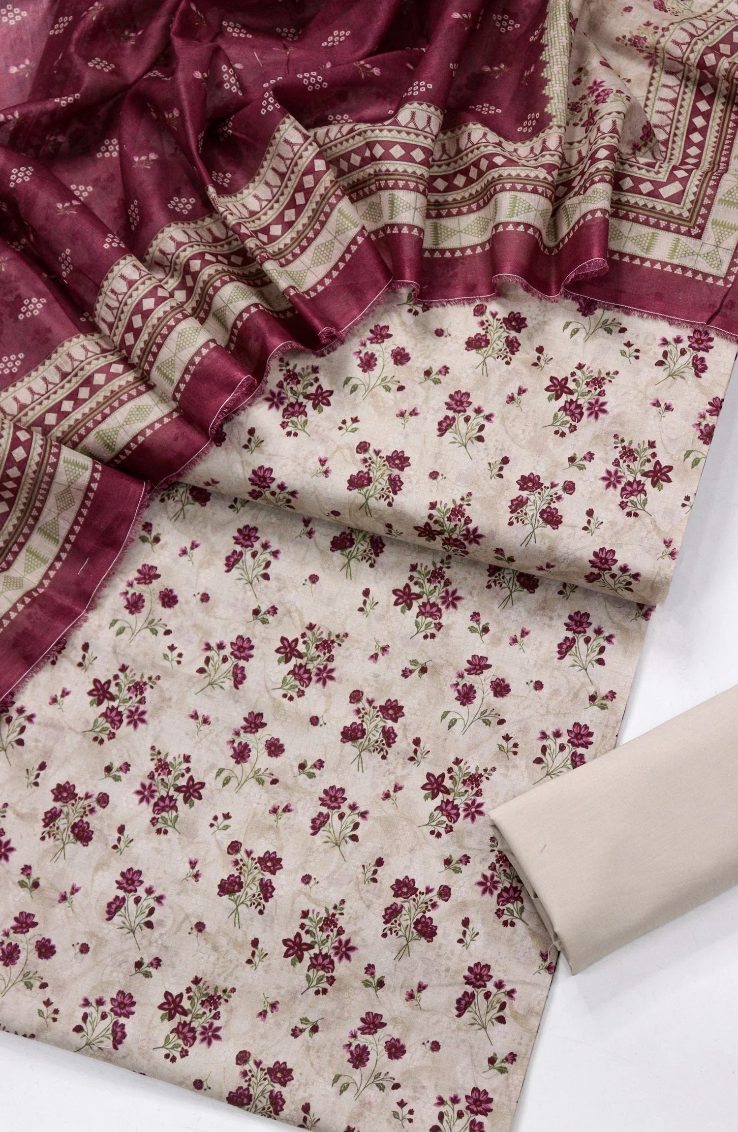 Printed Lawn Unstitched 3 Piece Suit