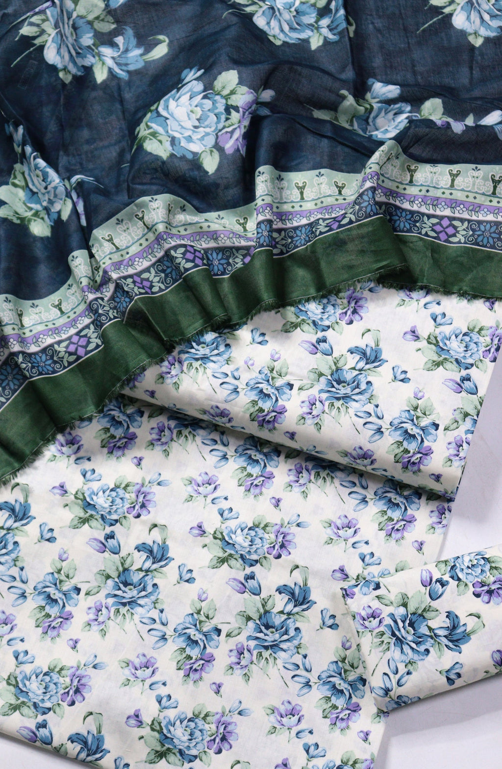 Printed Lawn Unstitched 3 Piece Suit