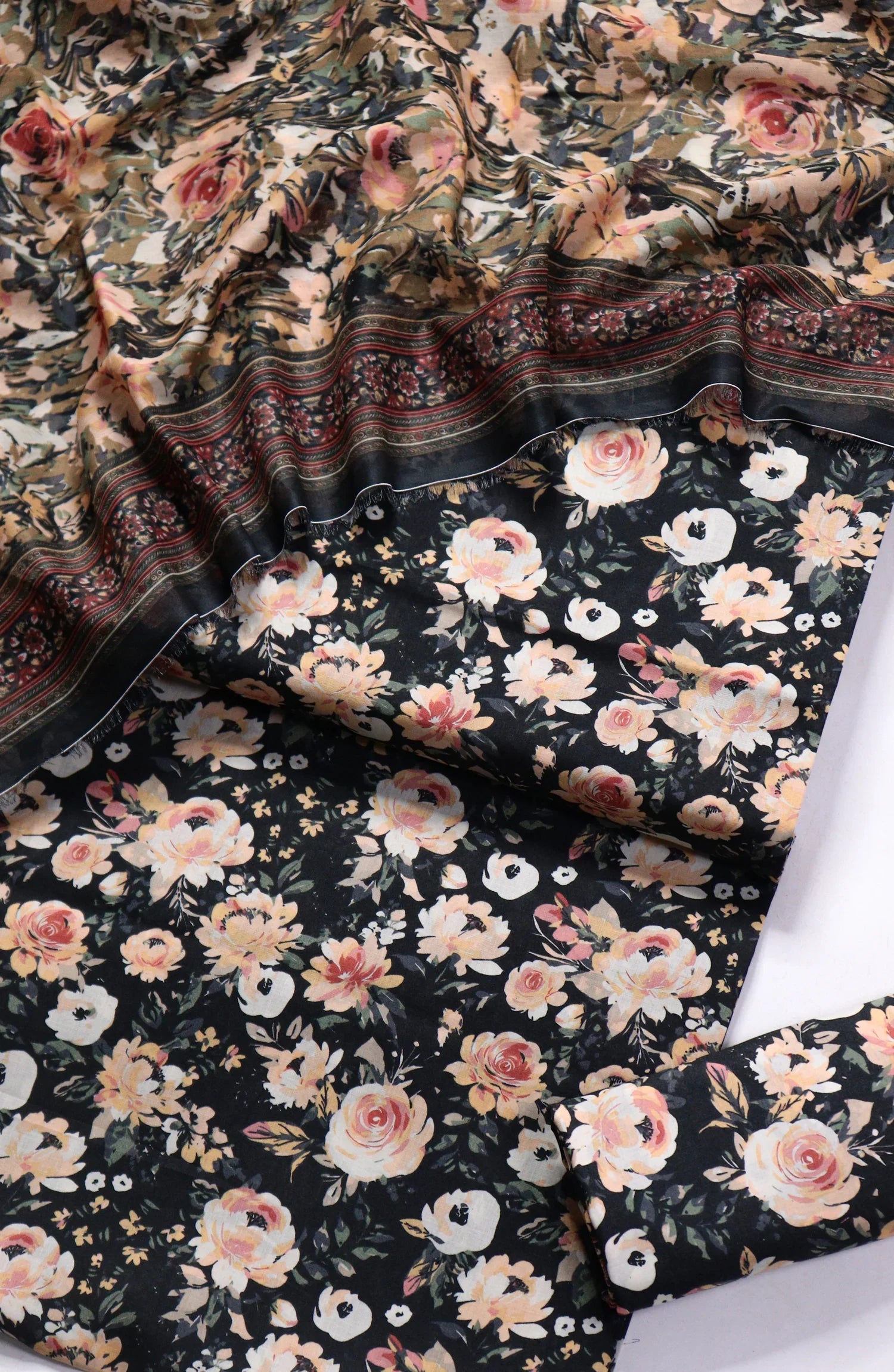 Printed Lawn Unstitched 3 Piece Suit