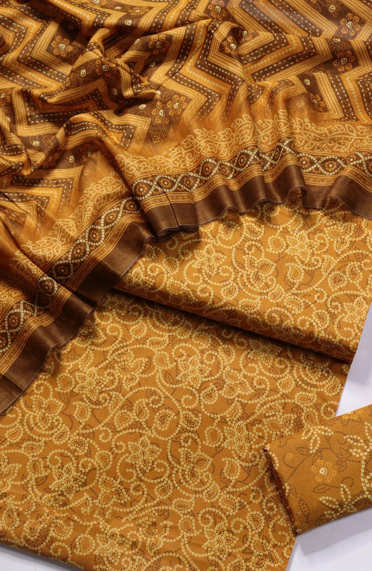 Printed Lawn Unstitched 3 Piece Suit