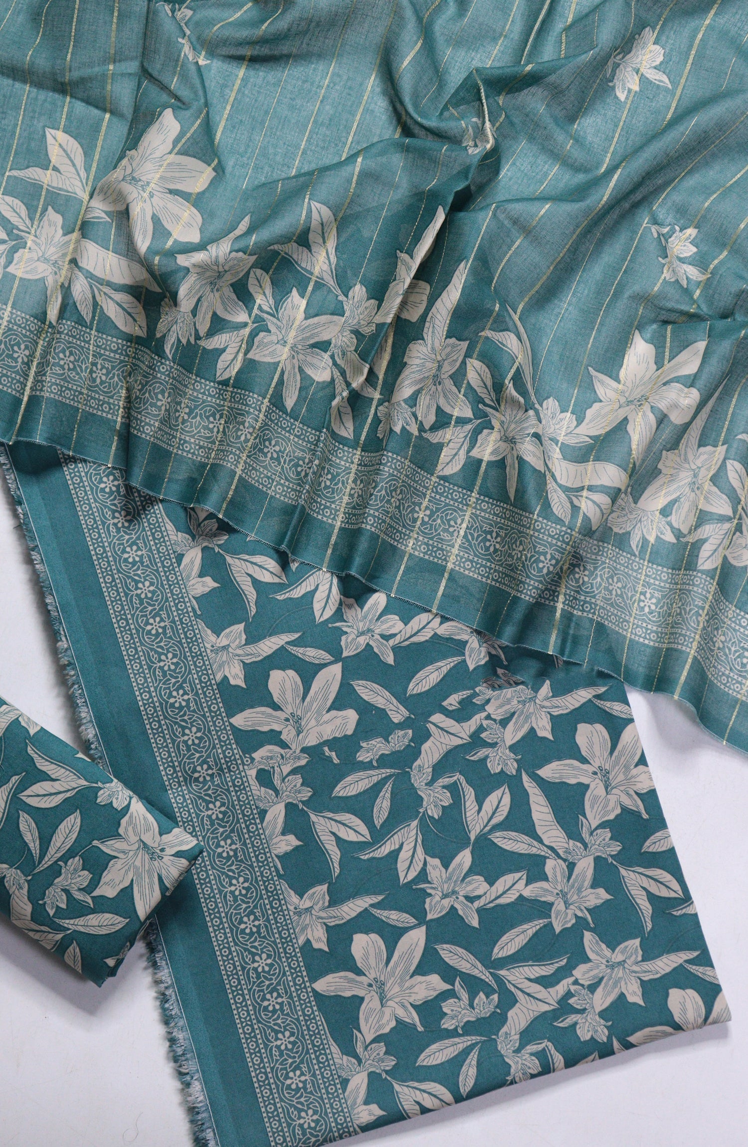 Printed Lawn Unstitched 3 Piece Suit